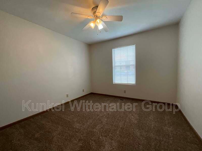 O'Fallon House: 921 Georgetowne Drive