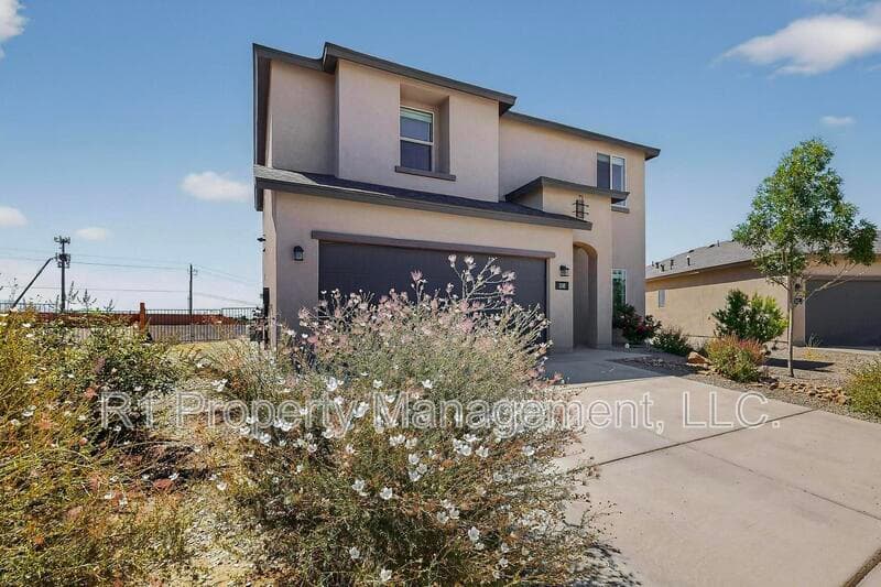Rio Rancho House: 108 Hue Street