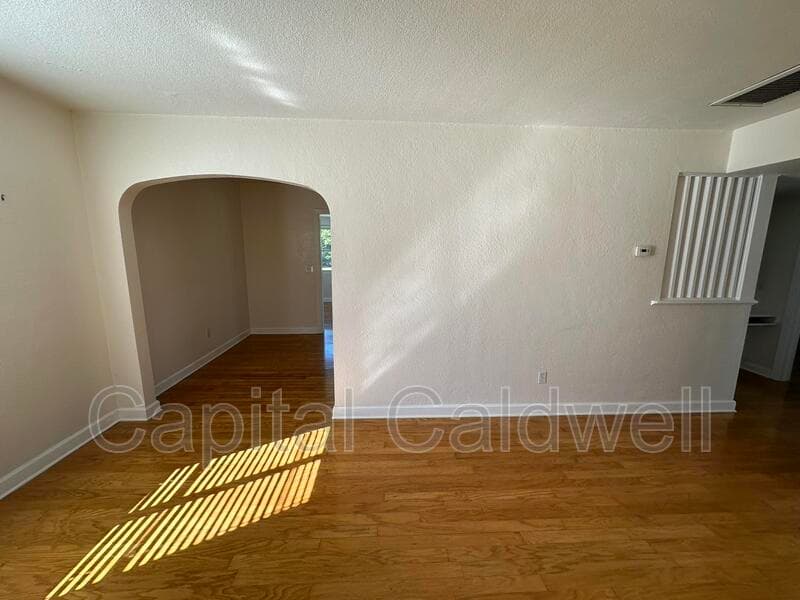 Clearwater House: 18 N Meteor Ave