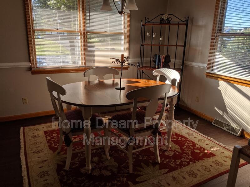 Fredericksburg House: 1401 Bragg Road A1