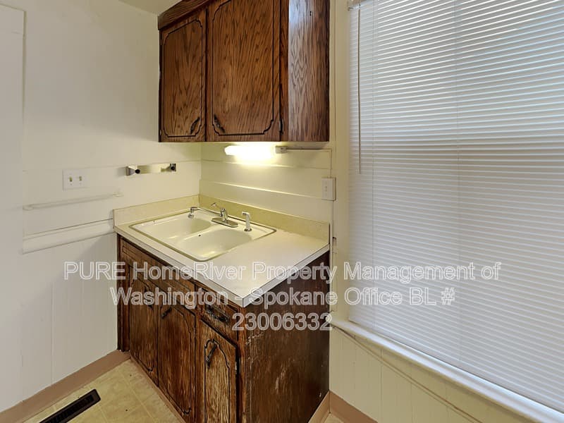 Spokane House: 1114 W Fairview Ave