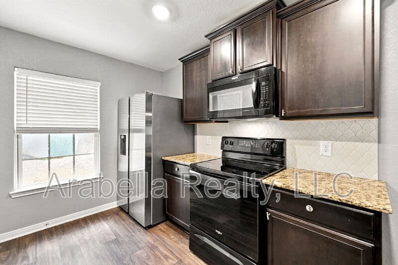 San Antonio House: 11641 Claudette St