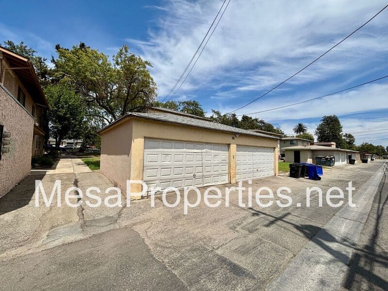 Upland House: 316 W Arrow Hwy