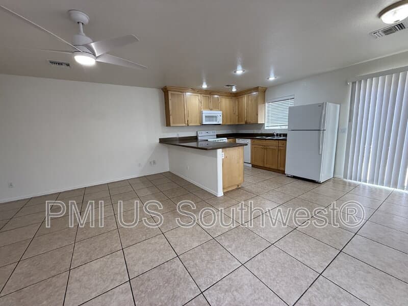 Bullhead City Condo: 384 Anna Cir