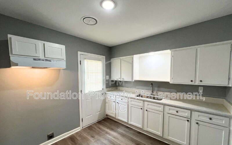 Memphis House: 1704 South Perkins Road