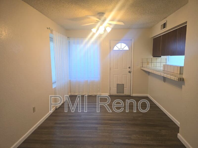 Sparks House: 977 Tyler Way