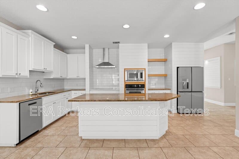 Leander House: 2031 Palos Verdes