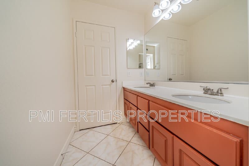 Fontana House: 5055 Saint Albert Dr