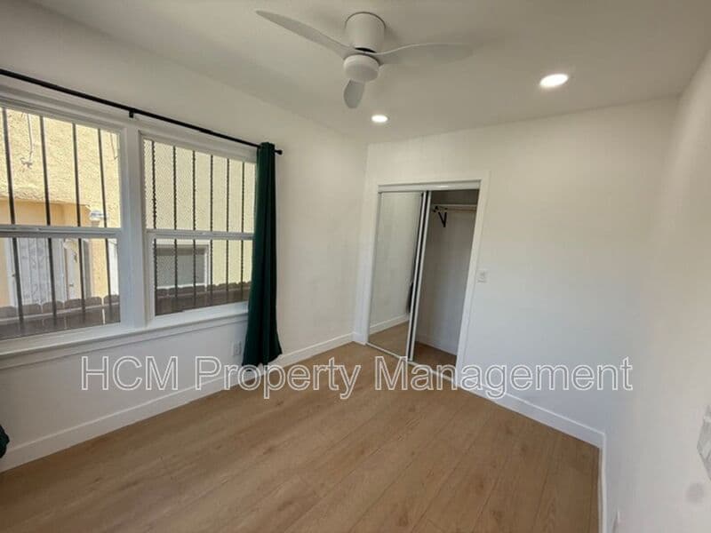 Long Beach House: 1048 Cedar Ave