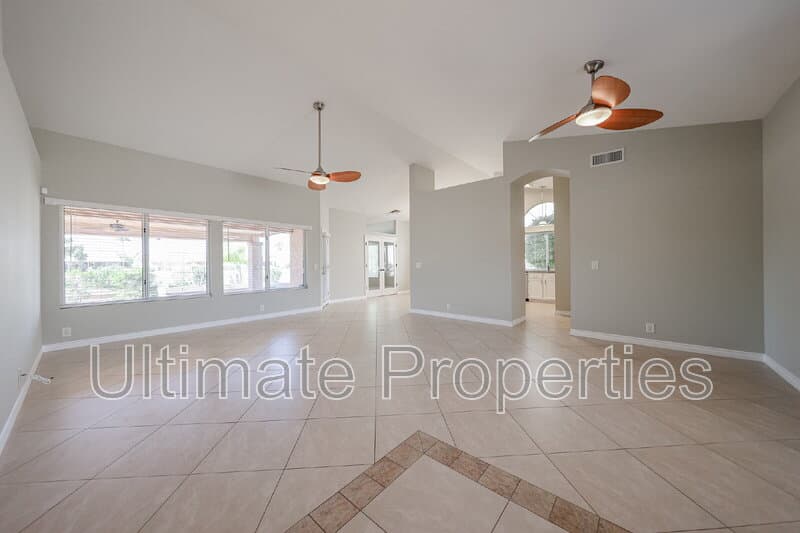 Peoria House: 8738 W Rockwood Dr