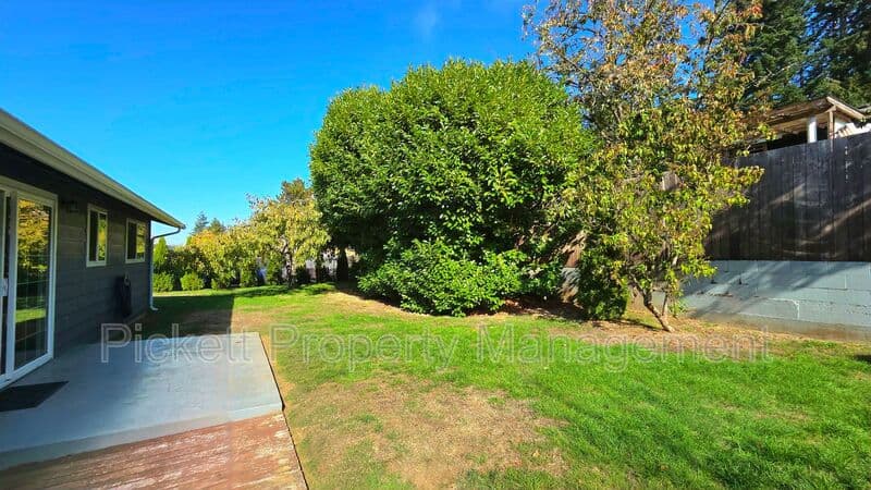 Port Orchard House: 2977 Hoover Ave SE