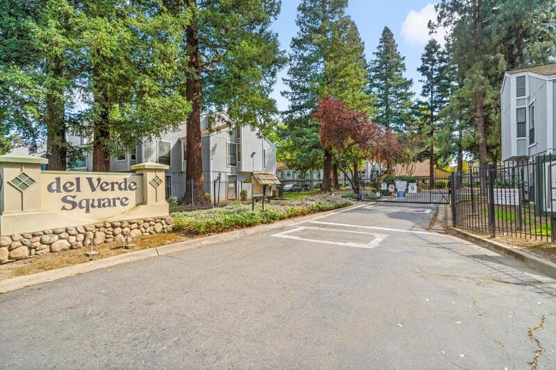 Sacramento Condo: 251 Del Verde Cir