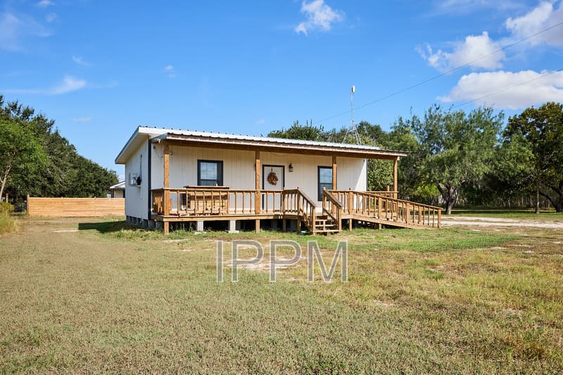 LYFORD House: 5672 IH 69E