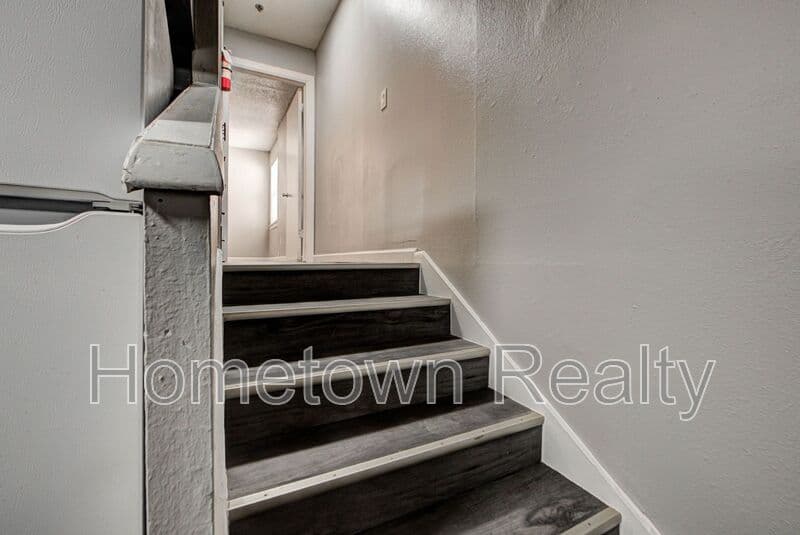 Edmond Condo: 1012 Chartrand Ave