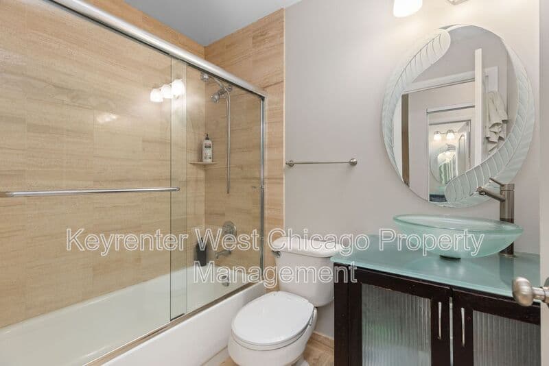 Rolling Meadows House: 2930 Northampton Dr