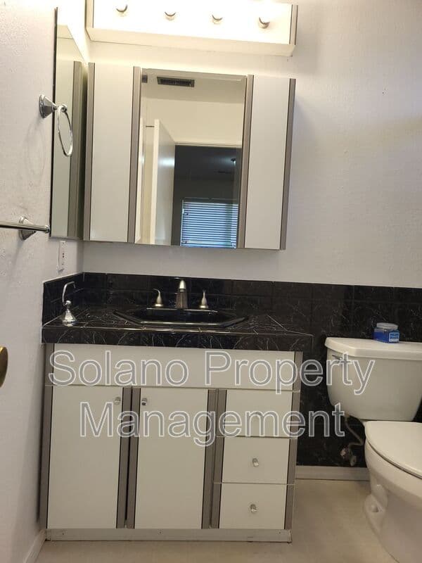 Vallejo House: 125 Serpentine Drive