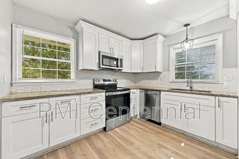 Decatur House: 3438 Springside Drive