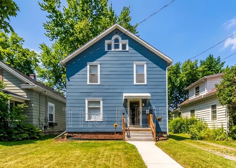 Lansing Condo: 513 North Magnolia Avenue 2nd Floor