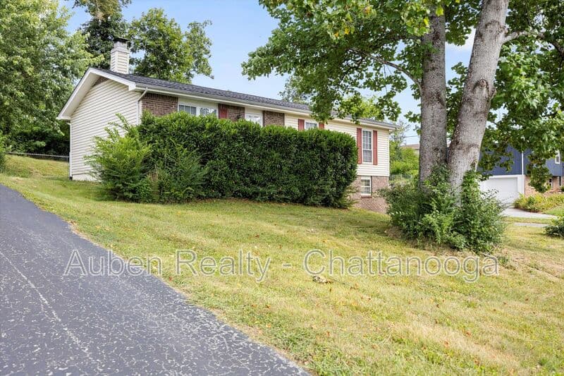 Ooltewah House: 4015 Shady Oak Drive