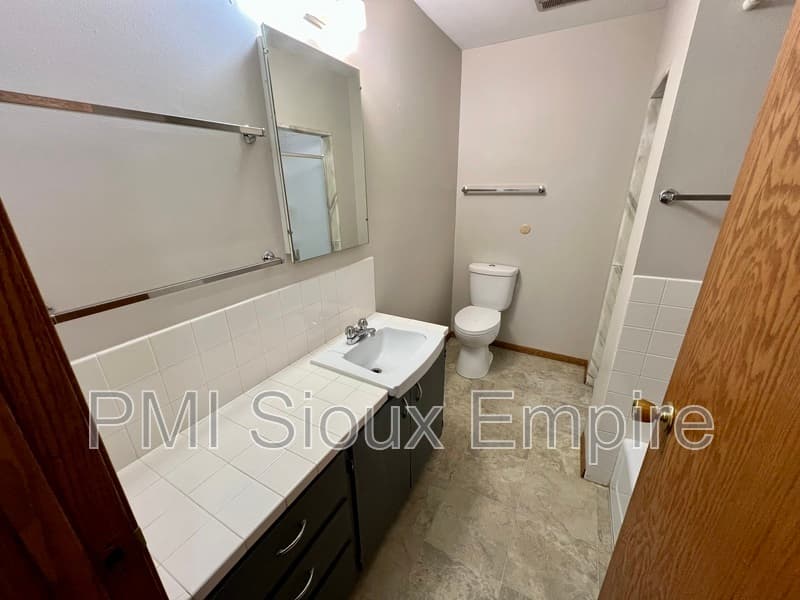 Sioux Falls House: 2508 S Cliff Ave.