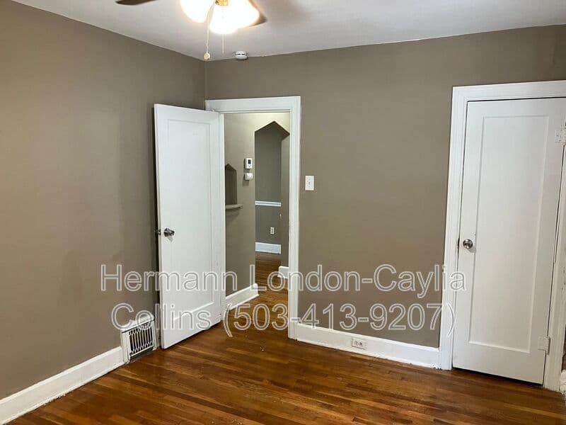 Saint Louis House: 4618 June Avenue