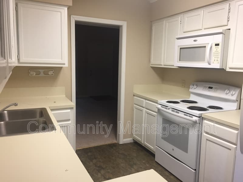 Baton Rouge Townhome: 1540 Sharlo Ave