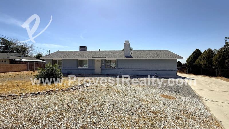 Apple Valley House: 12406 Pawnee Rd