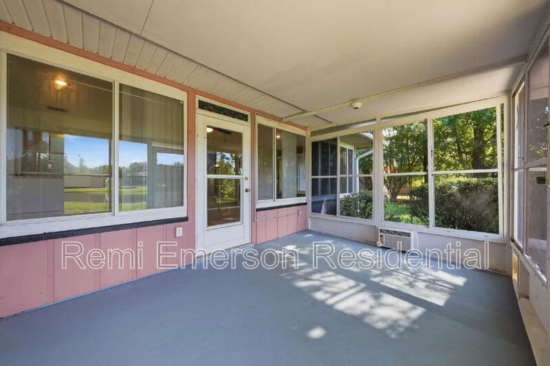 St. Cloud House: 1340 Wood Lake Circle