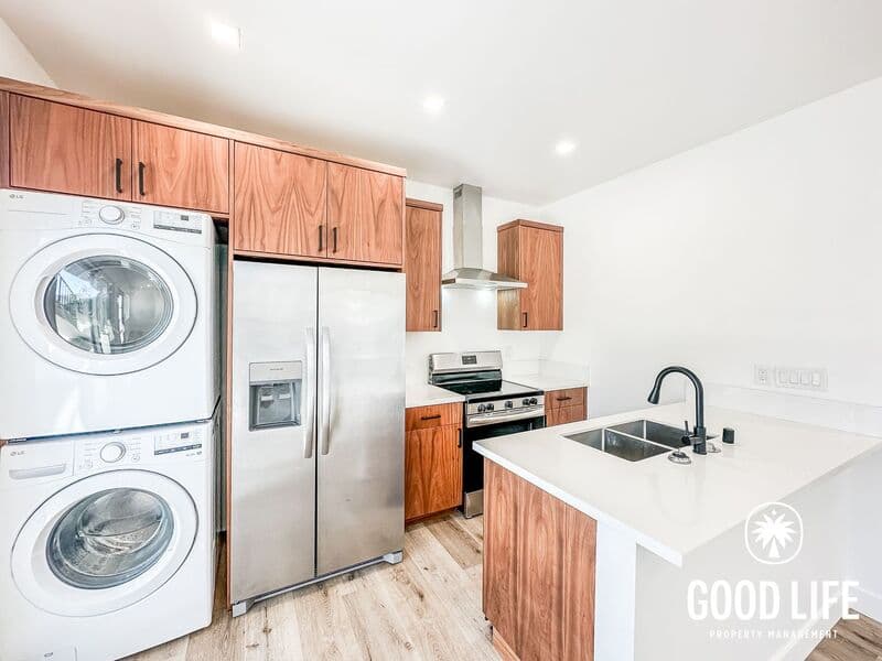 San Diego Condo: 3584 Hatteras Ave