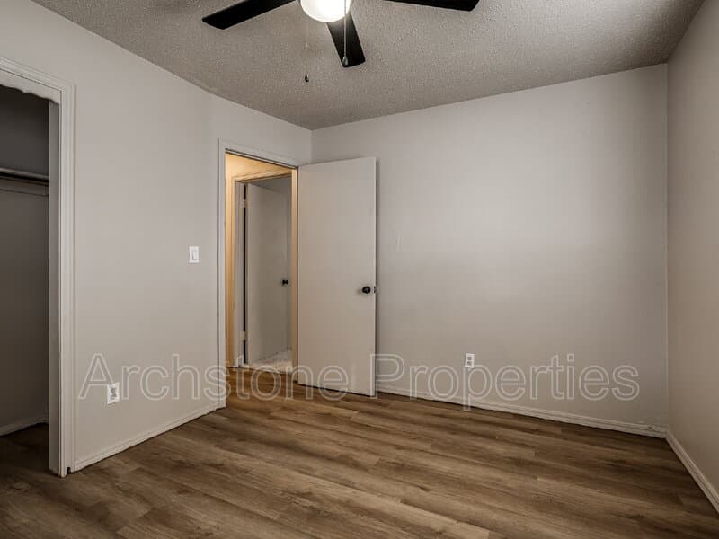 Midwest City House: 1309 Hickory Lane