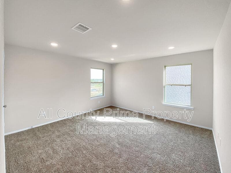 Willis House: 13071 Clear View Dr