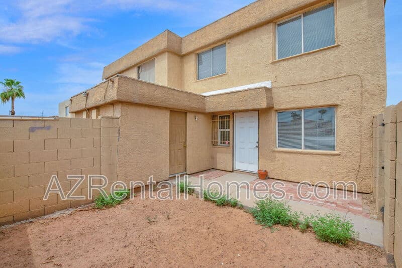 Phoenix Townhome: 4715 E Jones Ave