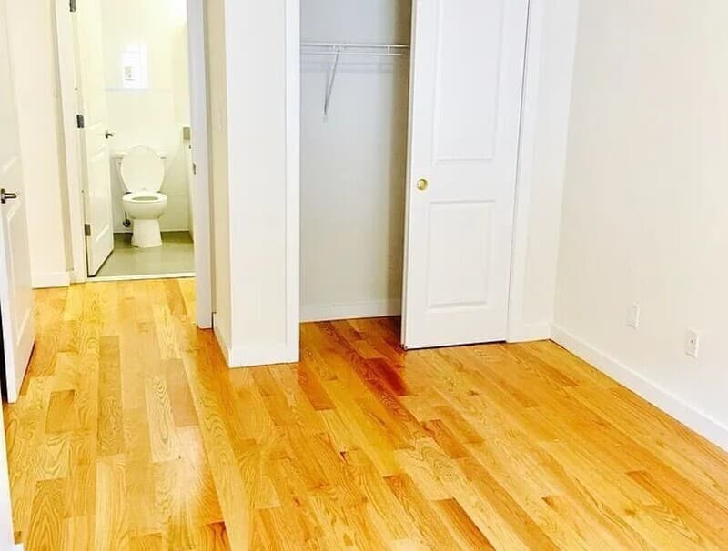 Astoria Condo: 2822 Astoria Blvd