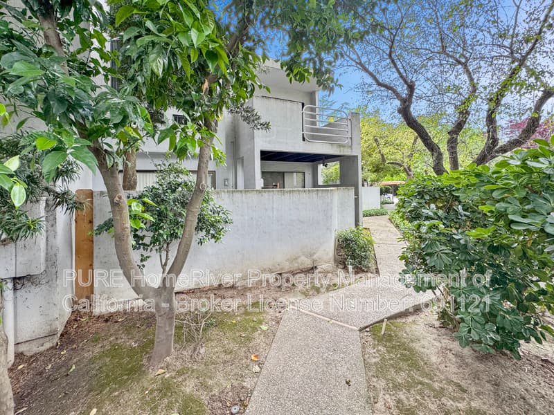 Sacramento Condo: 6220 Gloria Dr