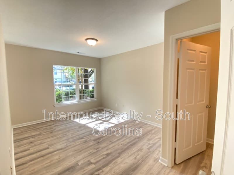 Bluffton Condo: 897 Fording Island Rd