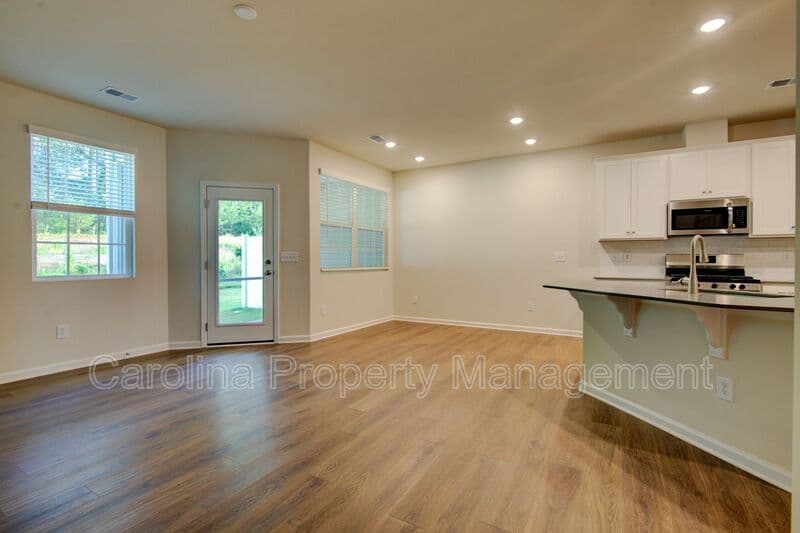 Charlotte House: 14061 Castle Nook Dr