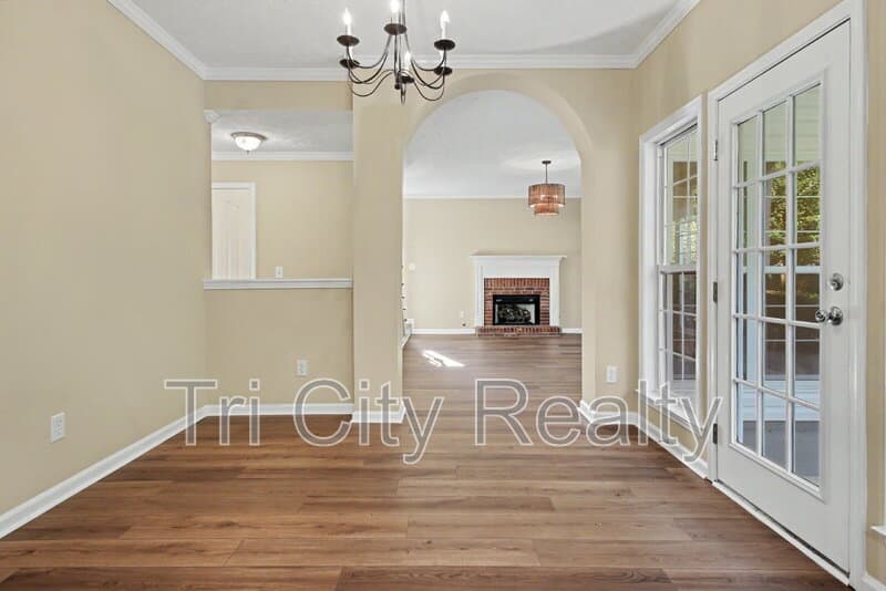 Sharpsburg House: 75 Sycamore Way