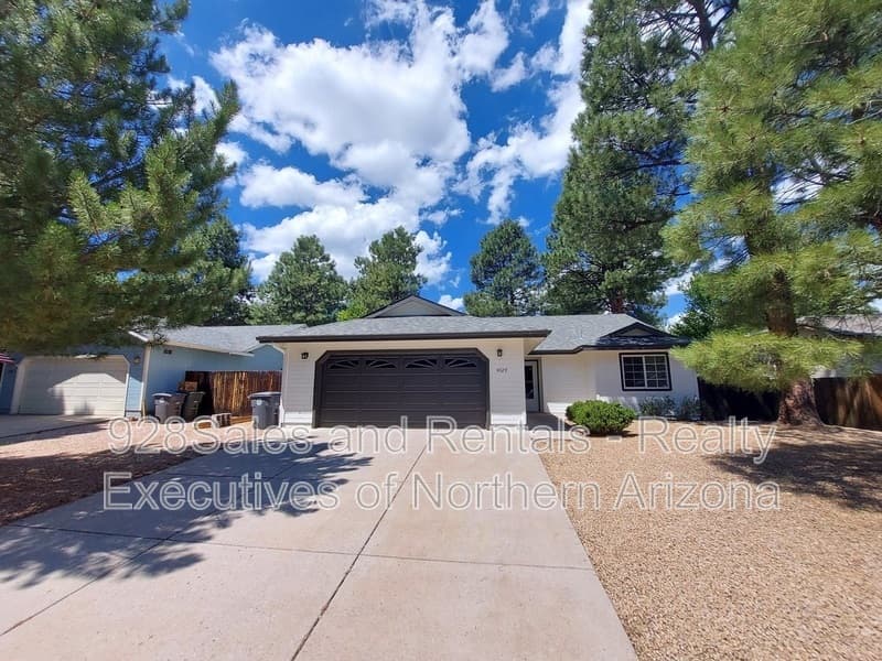 Flagstaff House: 4029 S Nicholas St