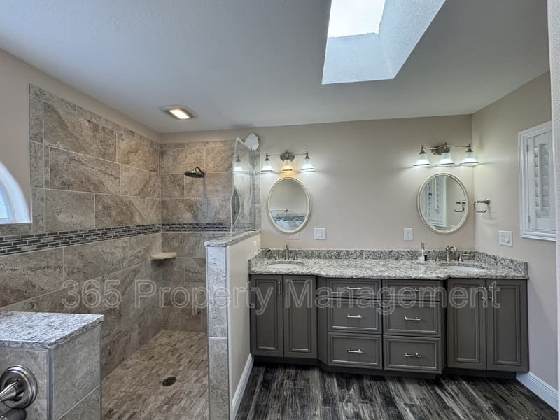 Spring Hill House: 6153 Mountain Way Avenue