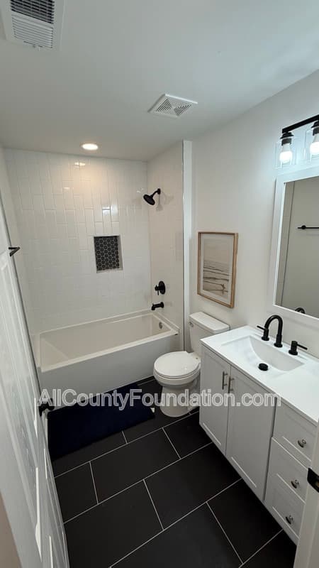 Goose Creek House: 212 Ellen Street
