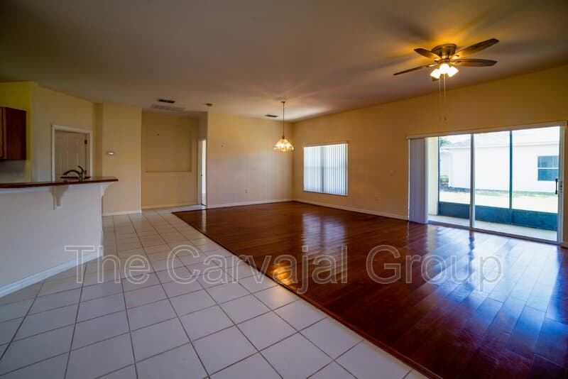 Poinciana House: 1196 Glendora Road North