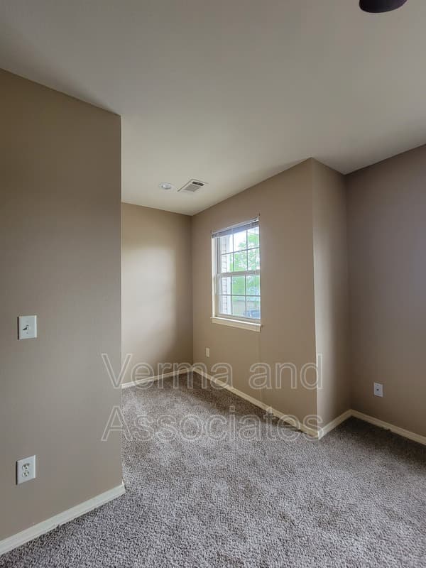 Centerton Townhome: 192 Fair St