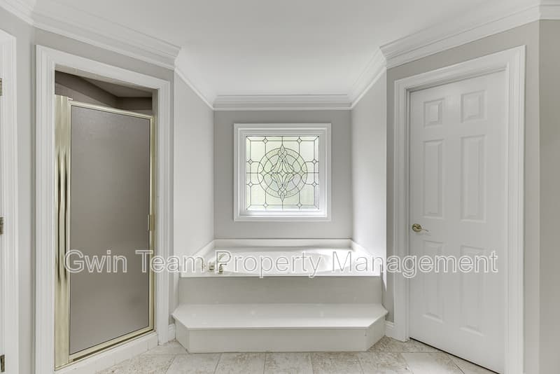 Duluth House: 9345 Riverclub Pkwy