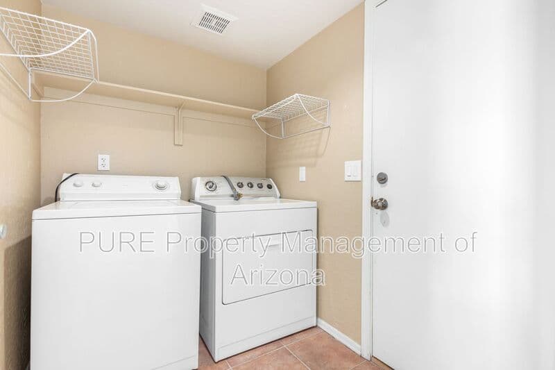 Gilbert House: 1729 W Harvard Ave