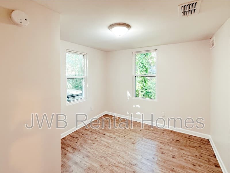 Jacksonville House: 3048 Dignan St