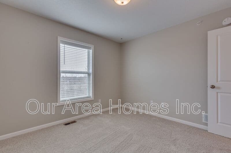 Big Lake House: 595 William St