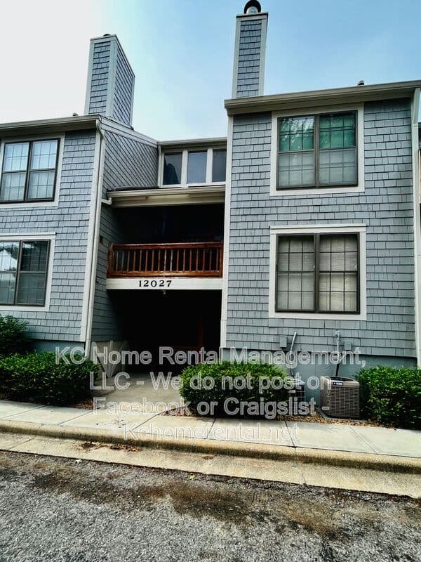 Shawnee House: 12027 W 58th Pl
