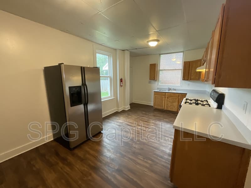York House: 231 W Jackson St