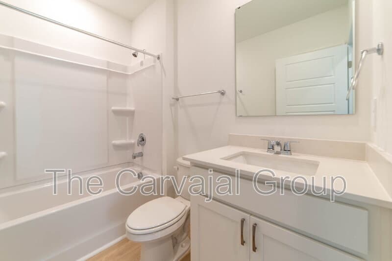Davenport House: 4812 Rolling Lake Lane