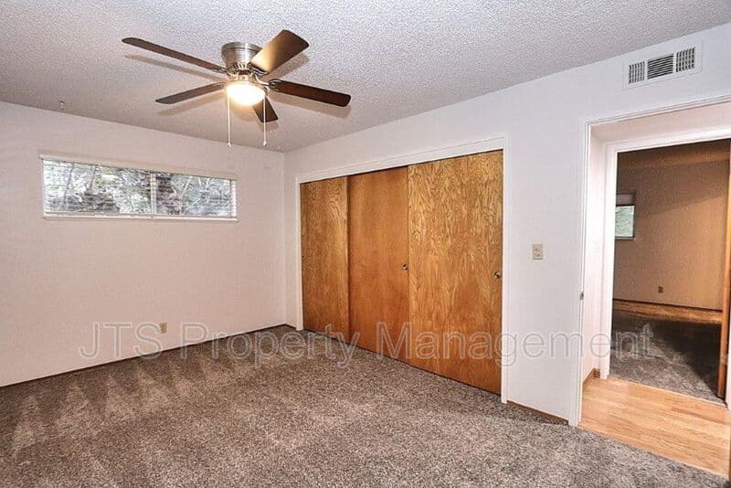 Fair Oaks House: 8520 Emperor Drive